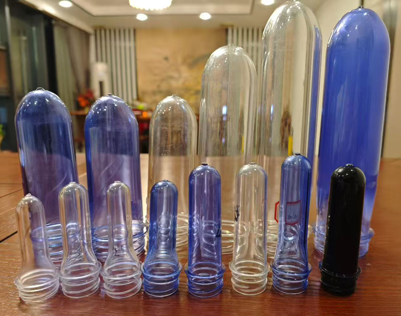 小瓶胚從11.9克到28克，大瓶胚從100克到350克，產(chǎn)品更加豐富